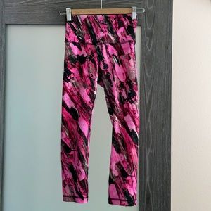 Lululemon Wunder Train HR Crop 21" size 4 ✨